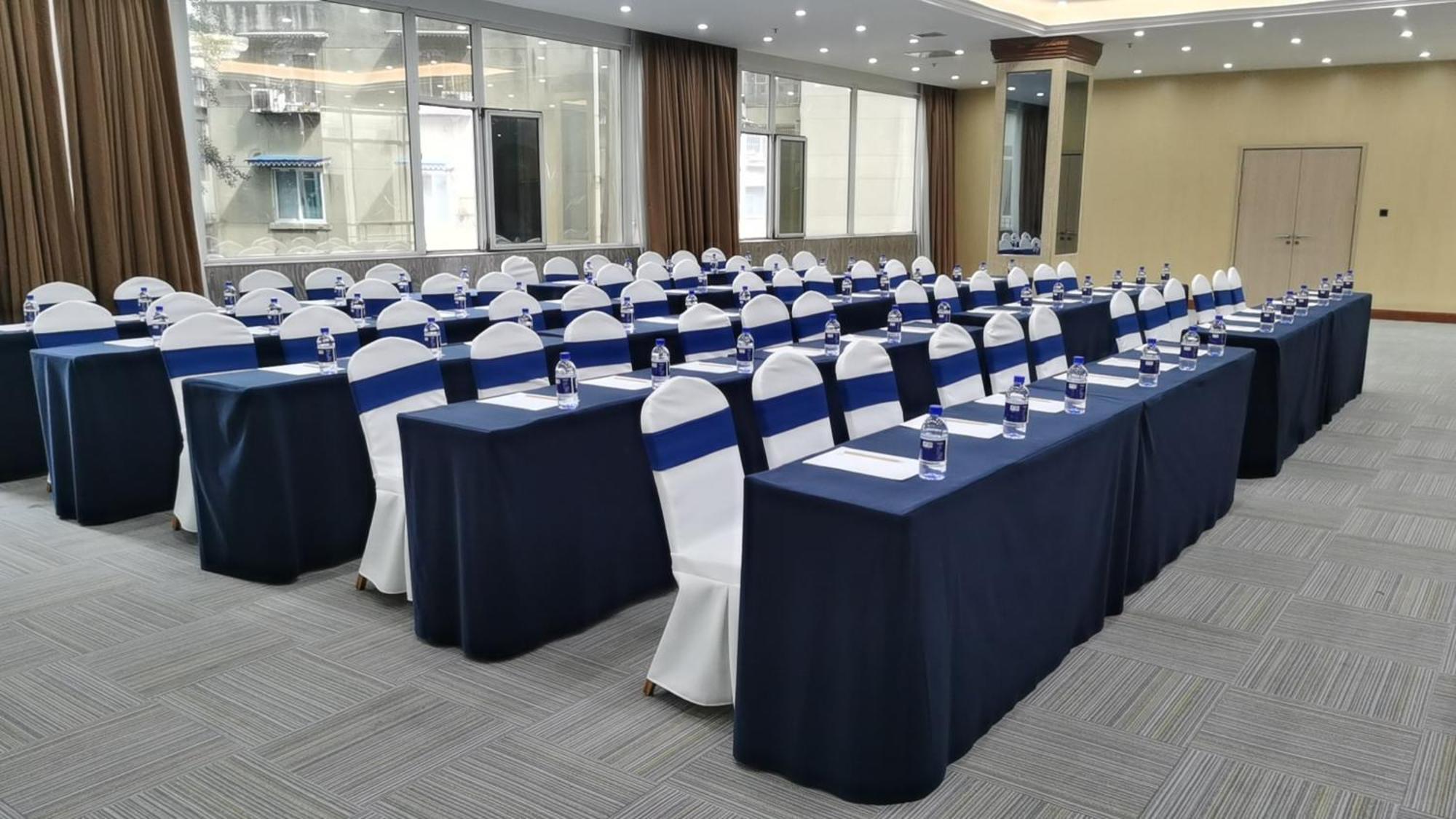 Holiday Inn Express Chengdu Tianfu Square By Ihg - Chunxi Road And Kuanzhai Alley Exterior photo