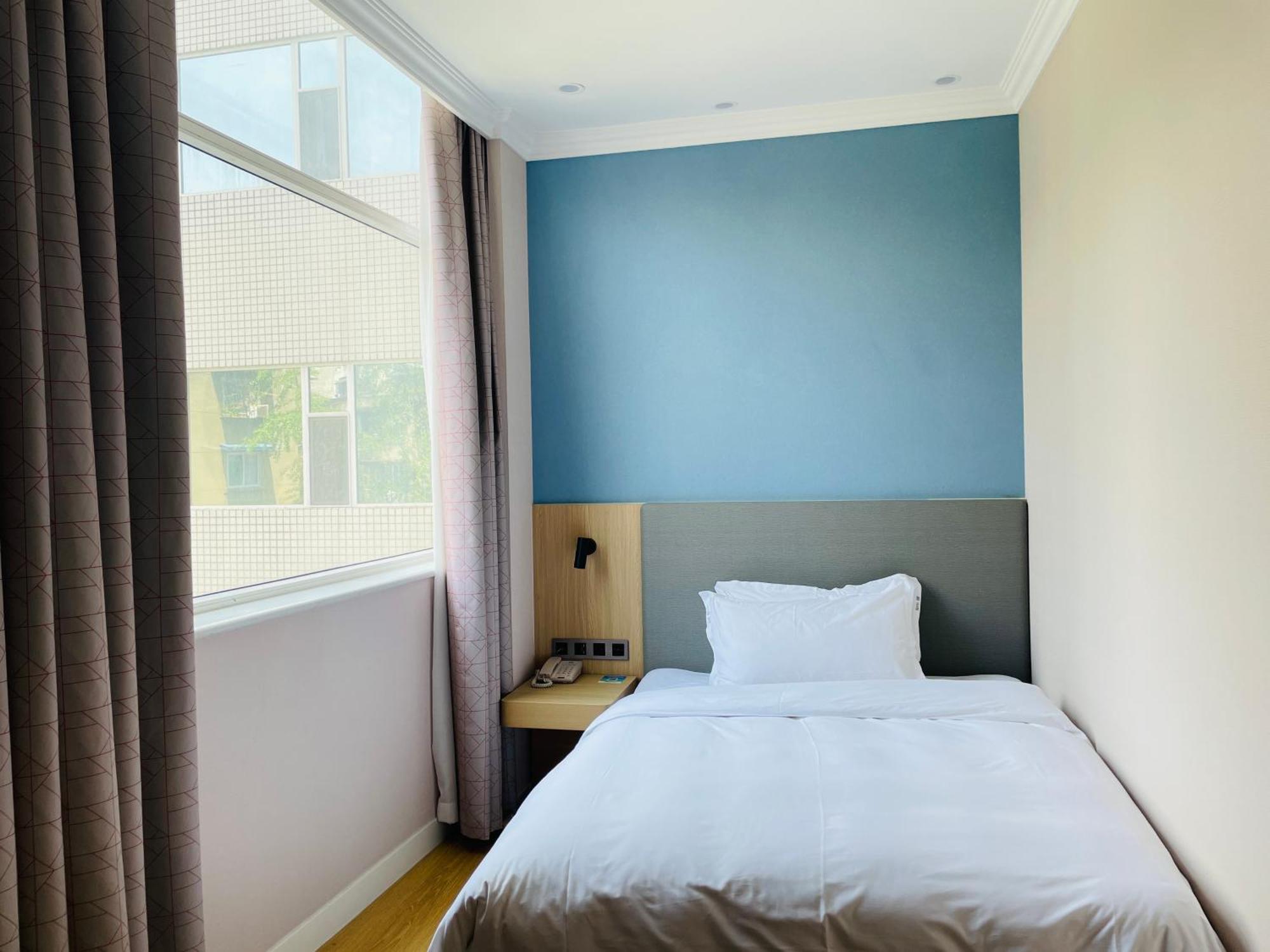 Holiday Inn Express Chengdu Tianfu Square By Ihg - Chunxi Road And Kuanzhai Alley Exterior photo