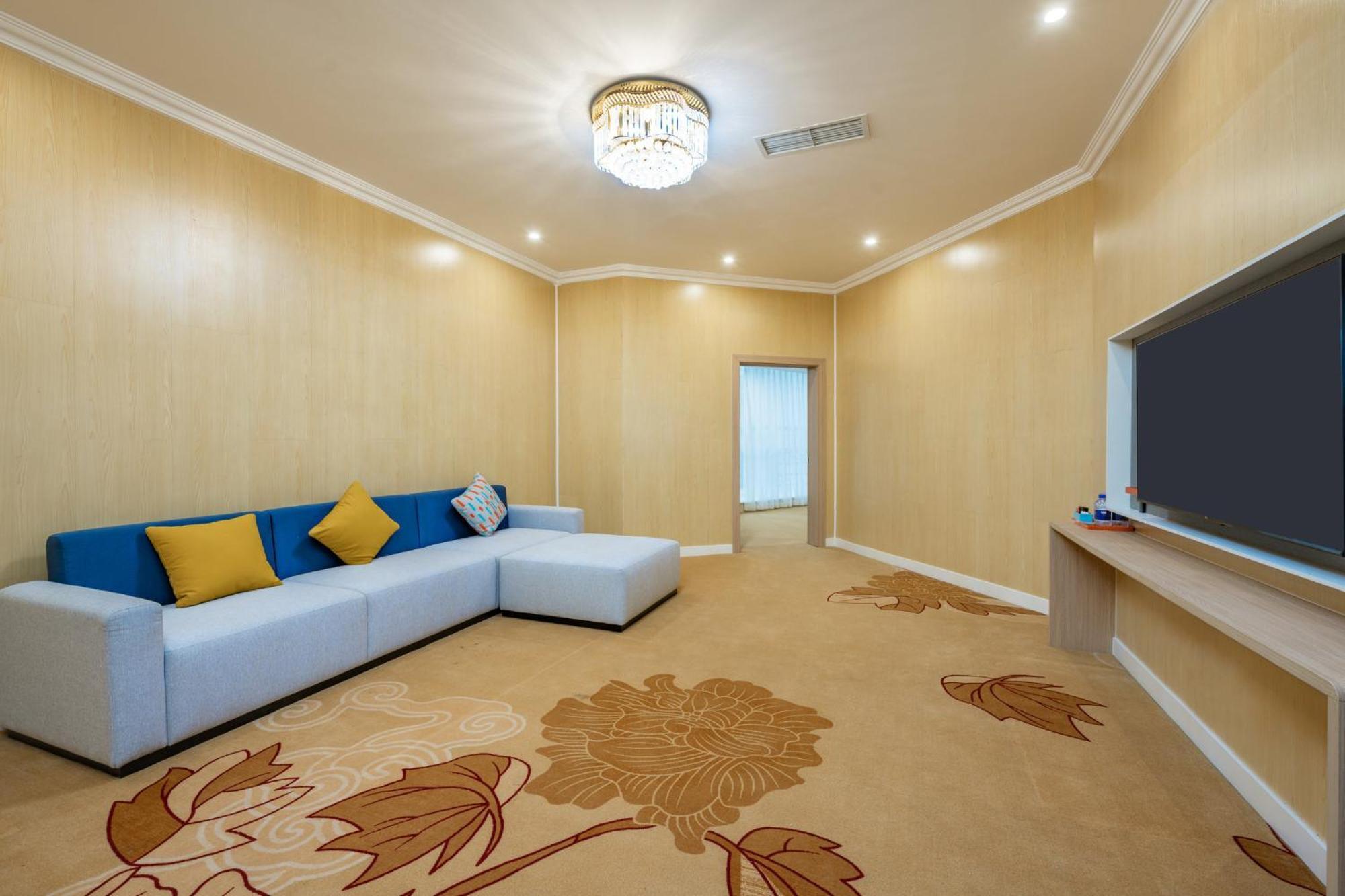 Holiday Inn Express Chengdu Tianfu Square By Ihg - Chunxi Road And Kuanzhai Alley Exterior photo