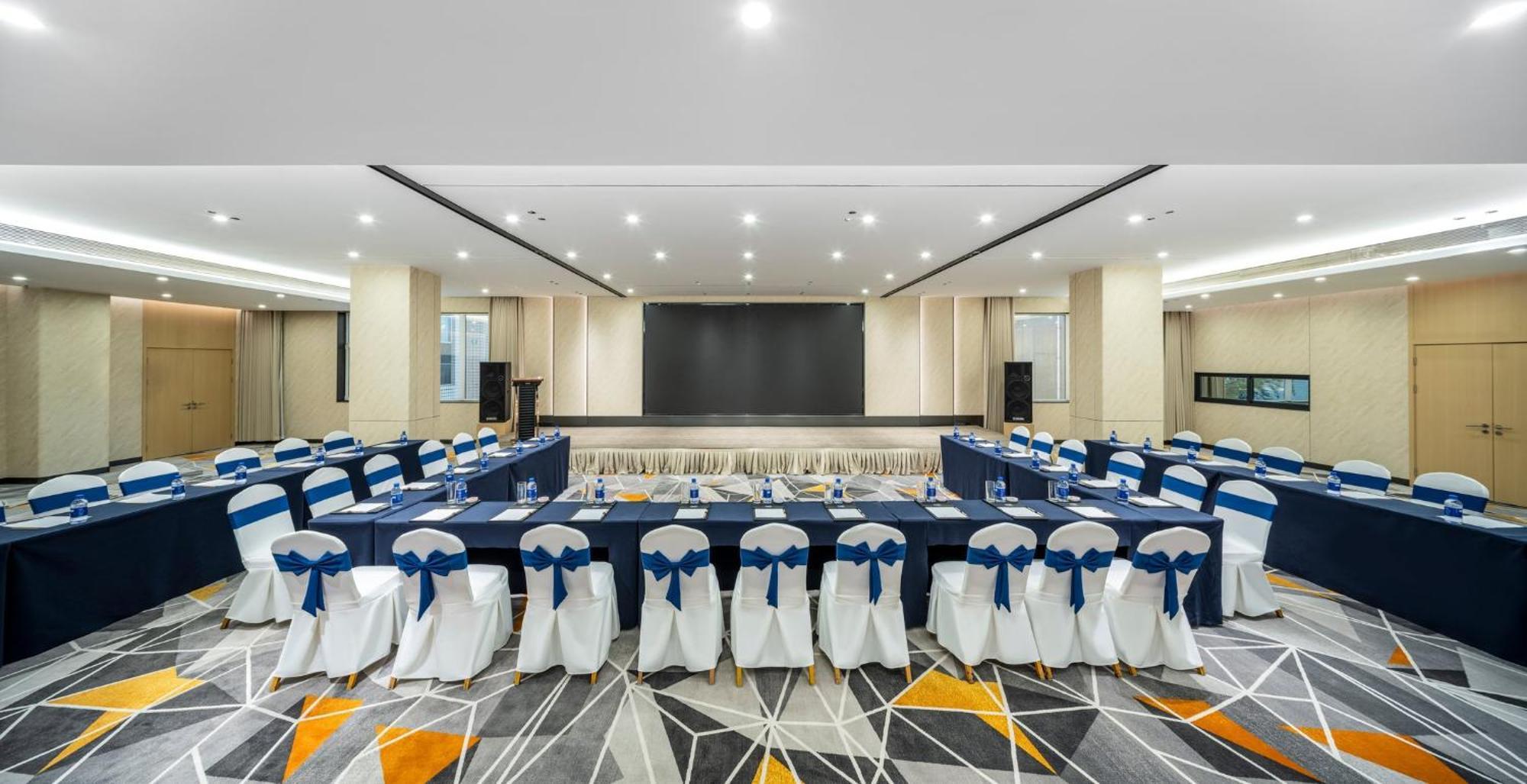 Holiday Inn Express Chengdu Tianfu Square By Ihg - Chunxi Road And Kuanzhai Alley Exterior photo